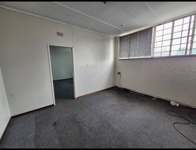 1,299M² WAREHOUSE TO LET IN DRIEHOEK